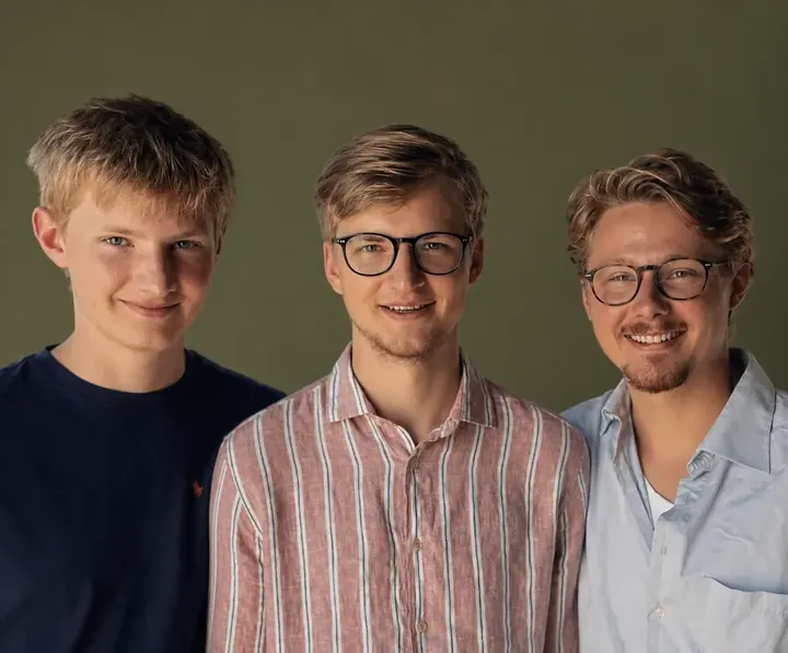 Tre bröder från Ljunghusen vid arbete